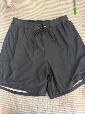 Women's  Charcoal Gray fully lined board shorts. Size XL only $8